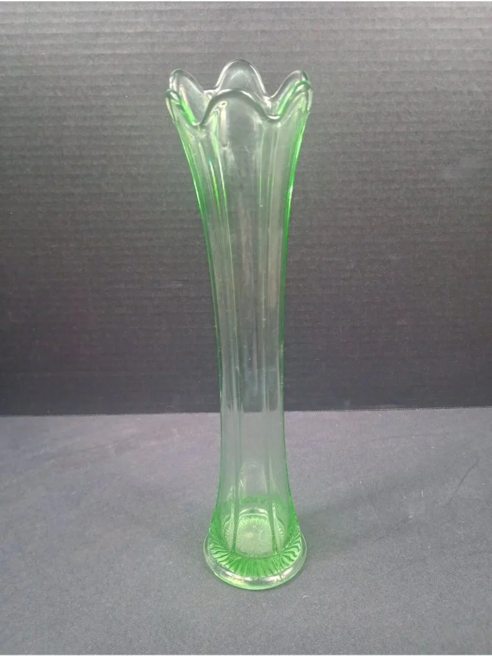 Vintage Retro Mid Century Uranium vaseline UV Reactive Clear Green Glass Viking